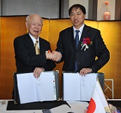 イハラケミカル調印.jpg